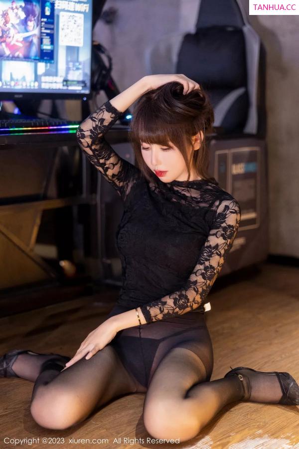   [XiuRen]高清写真图 2023.12.01 No.7751 韩系学妹 黑丝美腿第10张图片